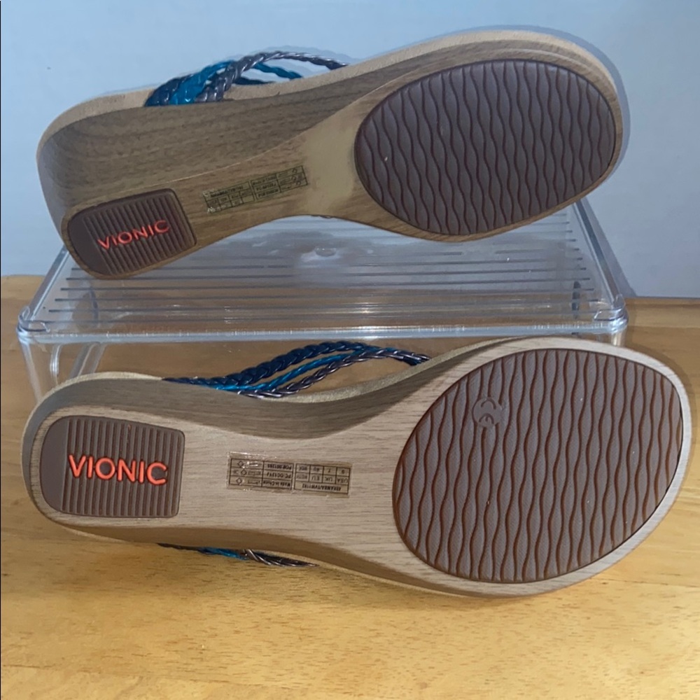 Vionic Women's sz9 Blue and Silver Wedge Sandals - Picture 4 of 5
